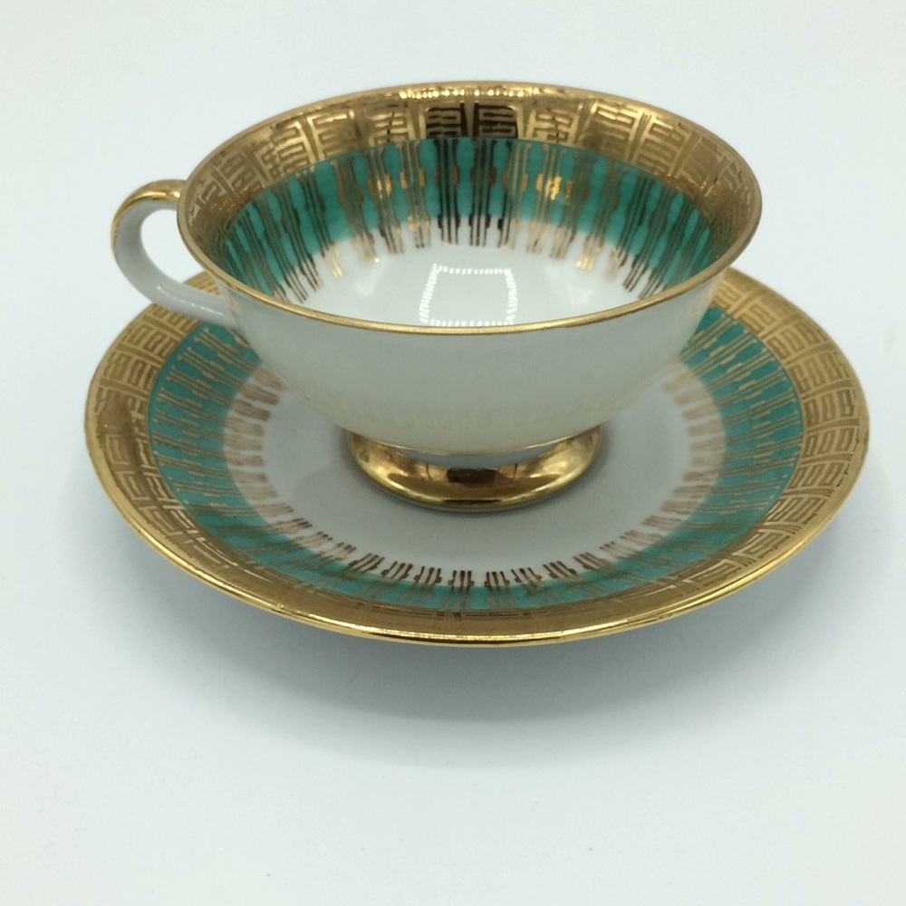 Beautiful vintage Bavaria western Germany cup,